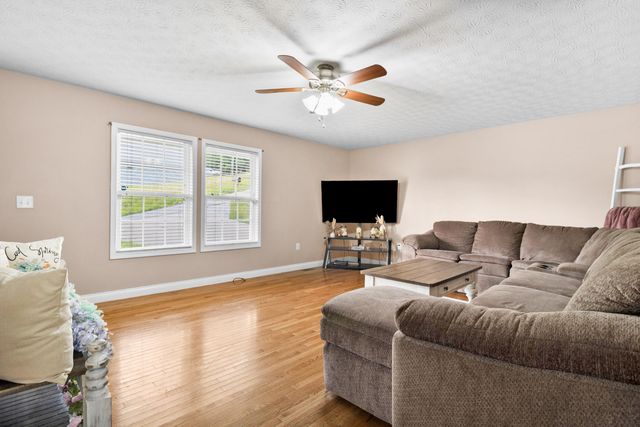 15 April Lane, Corbin, KY 40701