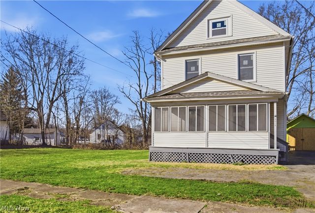 2016 Pointview Avenue, Youngstown, OH 44502