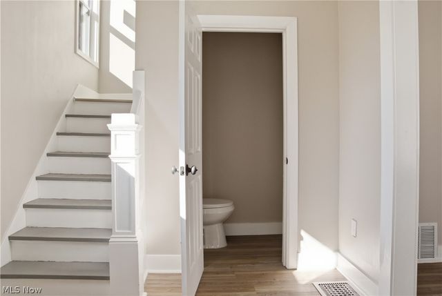 2016 Pointview Avenue, Youngstown, OH 44502