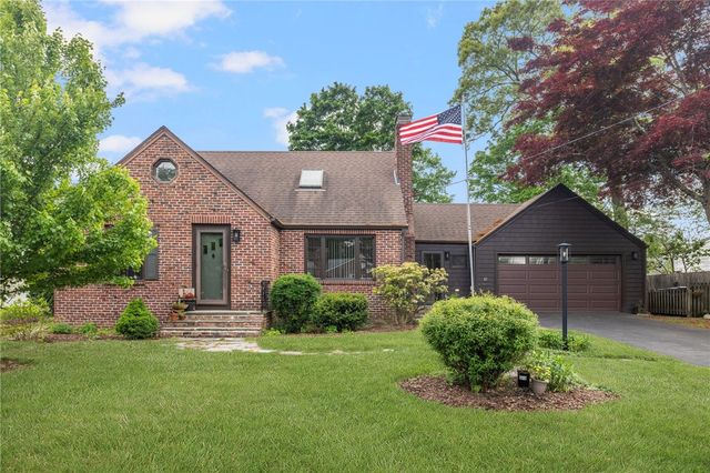 87 Frontier Road, Warwick, RI 02889