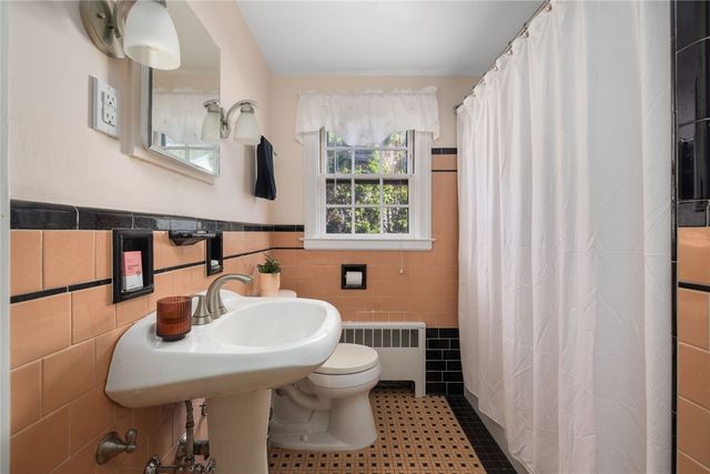 87 Frontier Road, Warwick, RI 02889