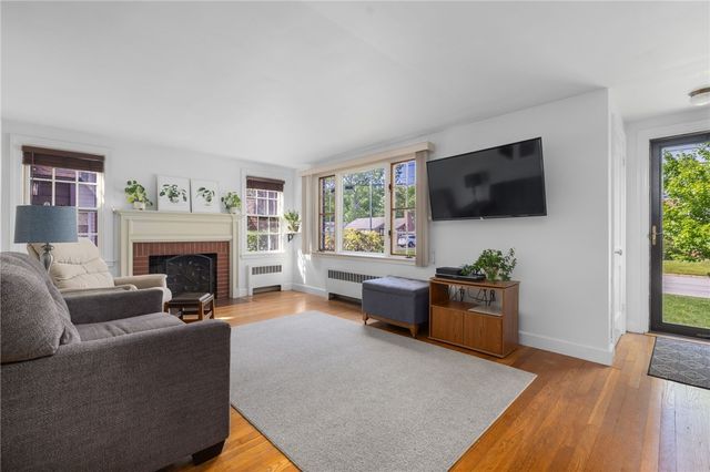 87 Frontier Road, Warwick, RI 02889