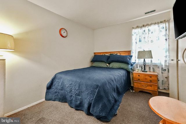 138 HUNTLEY DR, Harrisburg, PA 17112