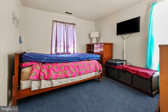 138 HUNTLEY DR, Harrisburg, PA 17112