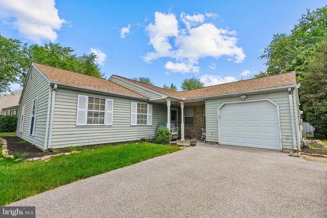 138 HUNTLEY DR, Harrisburg, PA 17112