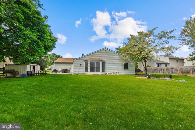 138 HUNTLEY DR, Harrisburg, PA 17112