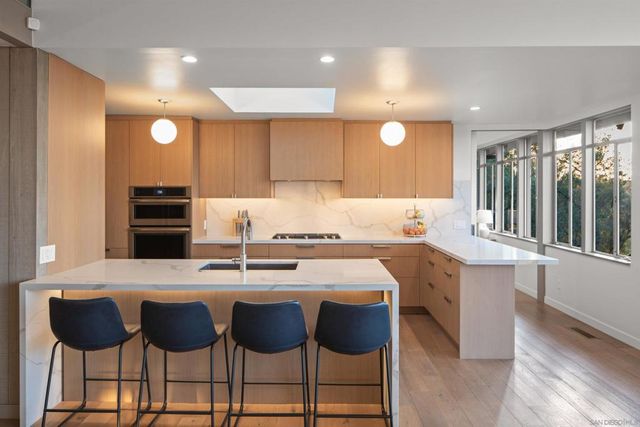 10010 Shadow Rd, La Mesa, CA 91941