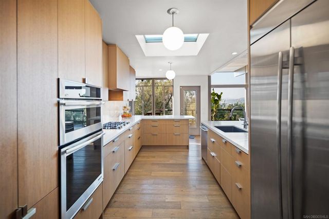 10010 Shadow Rd, La Mesa, CA 91941