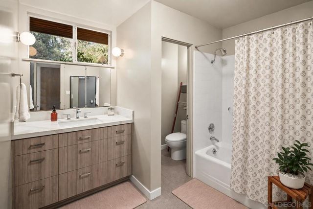 10010 Shadow Rd, La Mesa, CA 91941