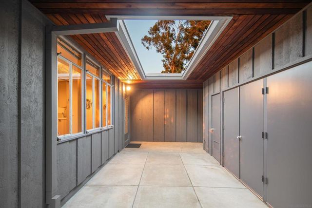 10010 Shadow Rd, La Mesa, CA 91941