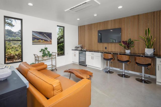10010 Shadow Rd, La Mesa, CA 91941