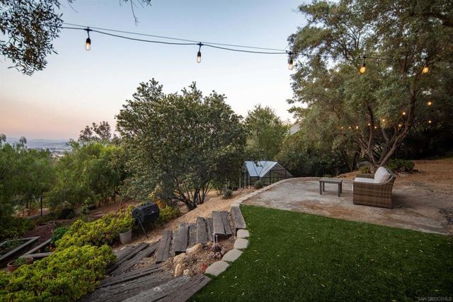 10010 Shadow Rd, La Mesa, CA 91941