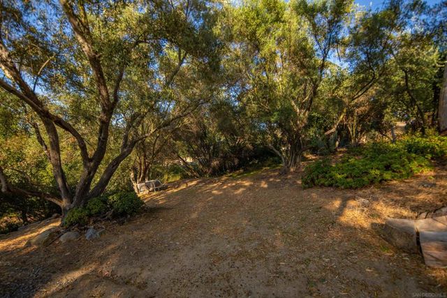10010 Shadow Rd, La Mesa, CA 91941