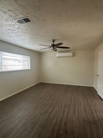 11719 Scottsdale Drive, Meadows Place, TX 77477