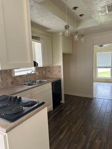11719 Scottsdale Drive, Meadows Place, TX 77477