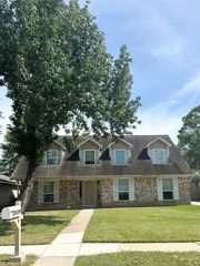 11719 Scottsdale Drive, Meadows Place, TX 77477