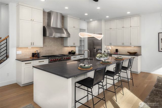 21049 SE 80th Street, Issaquah, WA 98027
