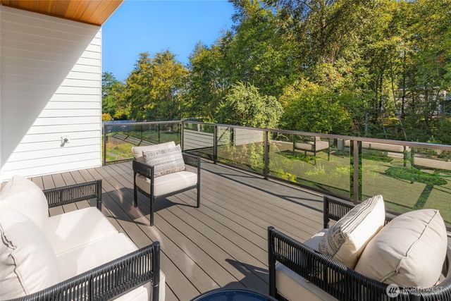 21049 SE 80th Street, Issaquah, WA 98027
