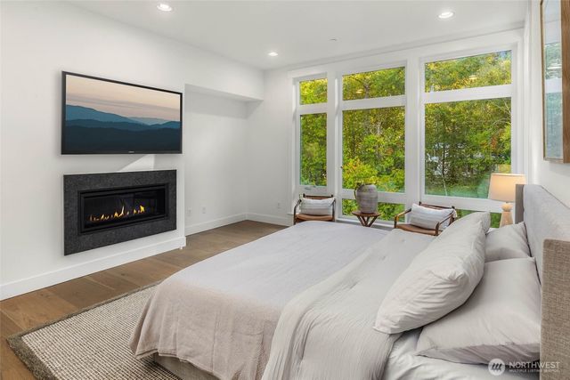 21049 SE 80th Street, Issaquah, WA 98027