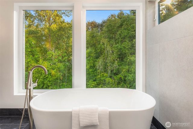 21049 SE 80th Street, Issaquah, WA 98027