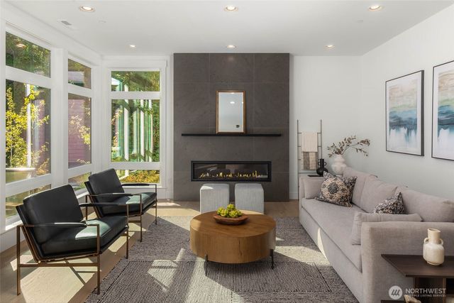 21049 SE 80th Street, Issaquah, WA 98027