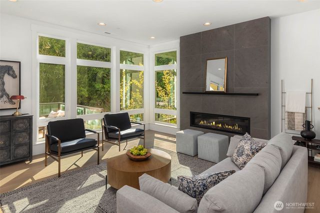 21049 SE 80th Street, Issaquah, WA 98027
