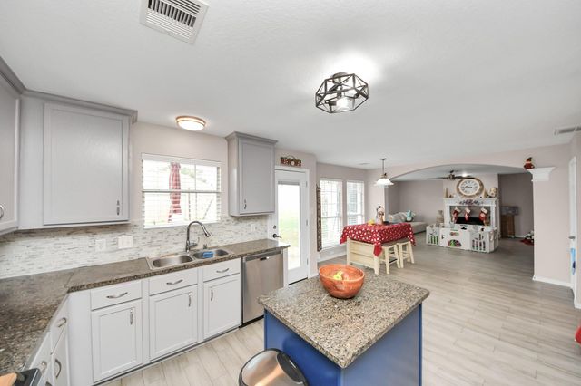 515 Spindle Ridge Drive, Spring, TX 77386