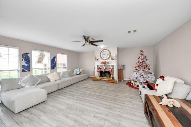 515 Spindle Ridge Drive, Spring, TX 77386