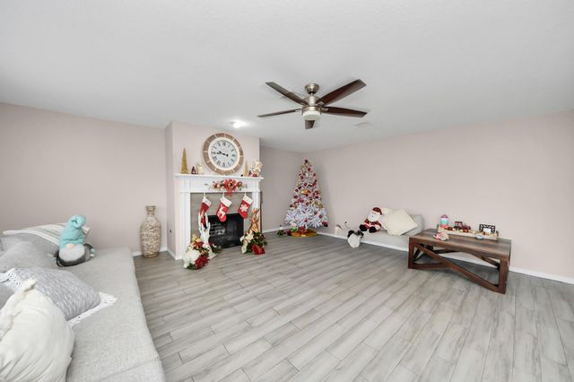 515 Spindle Ridge Drive, Spring, TX 77386