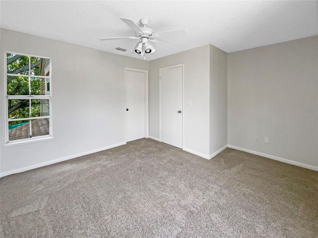 6902 LAKEVIEW COURT, Tampa, FL 33634