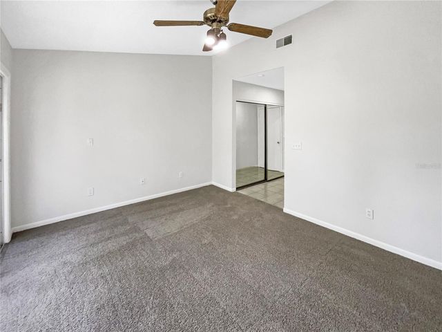 6902 LAKEVIEW COURT, Tampa, FL 33634