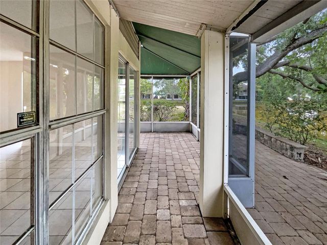 6902 LAKEVIEW COURT, Tampa, FL 33634