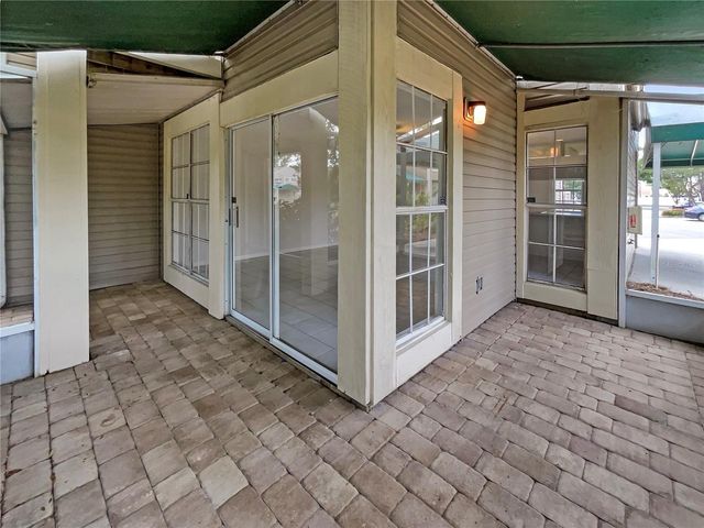 6902 LAKEVIEW COURT, Tampa, FL 33634