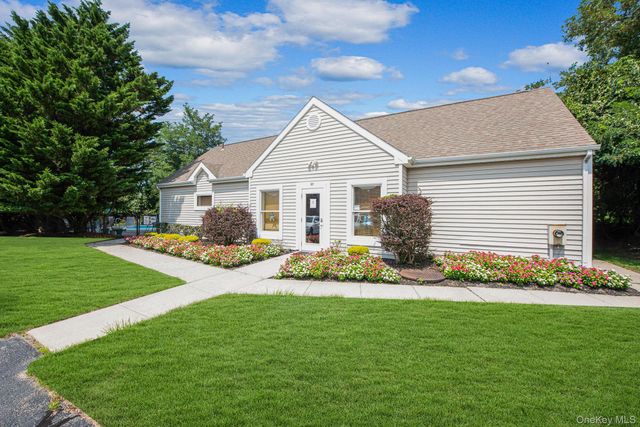 24 Spinnaker Lane 24, East Patchogue, NY 11772