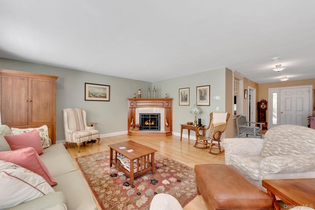 24 Spinnaker Lane 24, East Patchogue, NY 11772