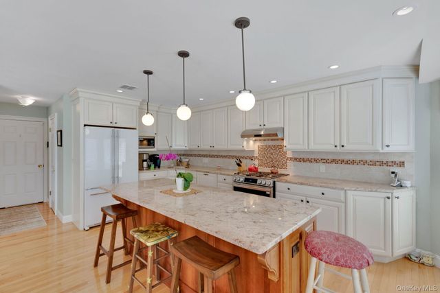 24 Spinnaker Lane 24, East Patchogue, NY 11772