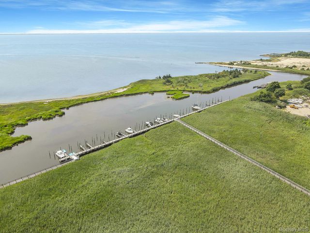 24 Spinnaker Lane 24, East Patchogue, NY 11772