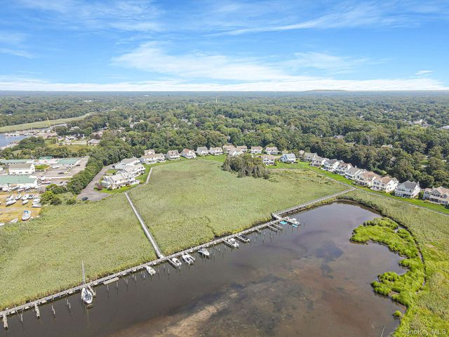 24 Spinnaker Lane 24, East Patchogue, NY 11772