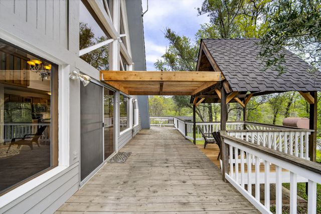 8566 Placer Road, Redding, CA 96001