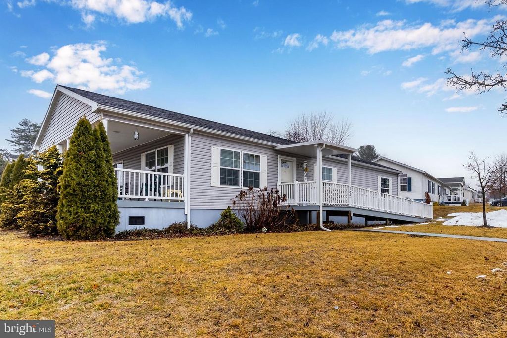 102 ORIOLE DRIVE, Carlisle, PA 17013