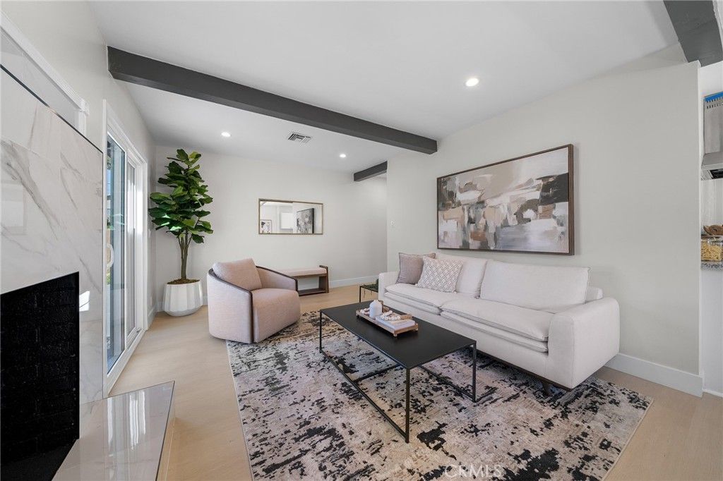 7513 Topeka, Reseda, CA 91335 — photo 5