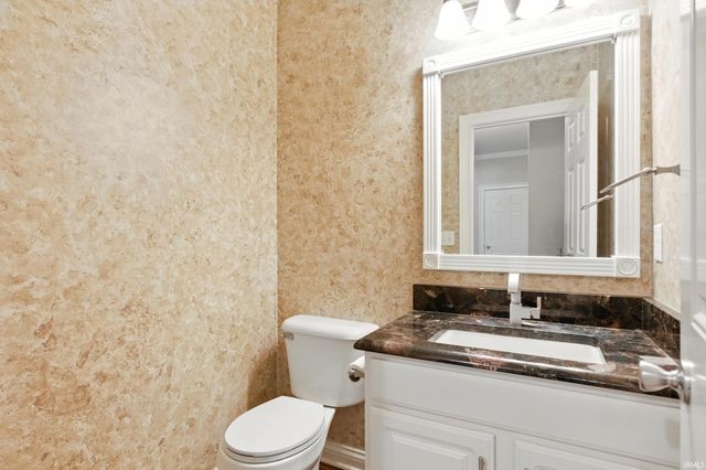 11322 Miramar Cove, Roanoke, IN 46783