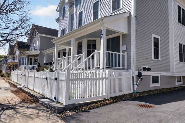 17 Manning St 17, Medford, MA 02155