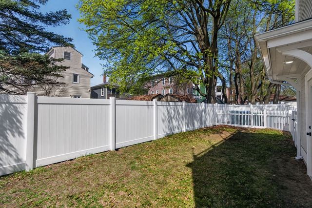 17 Manning St 17, Medford, MA 02155