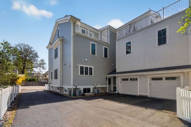 17 Manning St 17, Medford, MA 02155