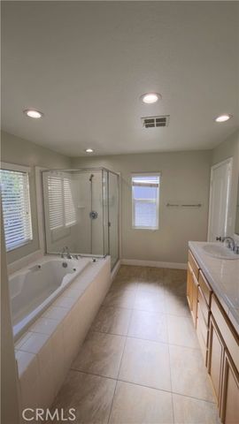 8220 Chamberlain, Reseda (los Angeles), CA 91335