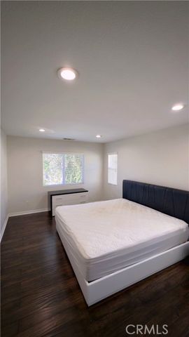 8220 Chamberlain, Reseda (los Angeles), CA 91335