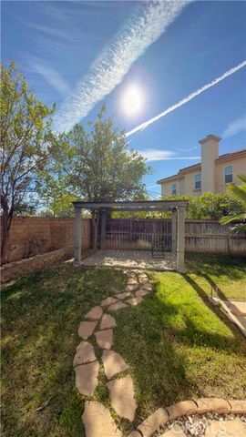 8220 Chamberlain, Reseda (los Angeles), CA 91335