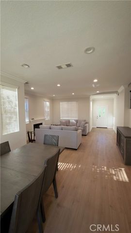 8220 Chamberlain, Reseda (los Angeles), CA 91335