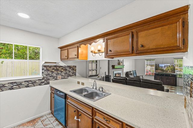 112 Ponderosa Trail, Conroe, TX 77301